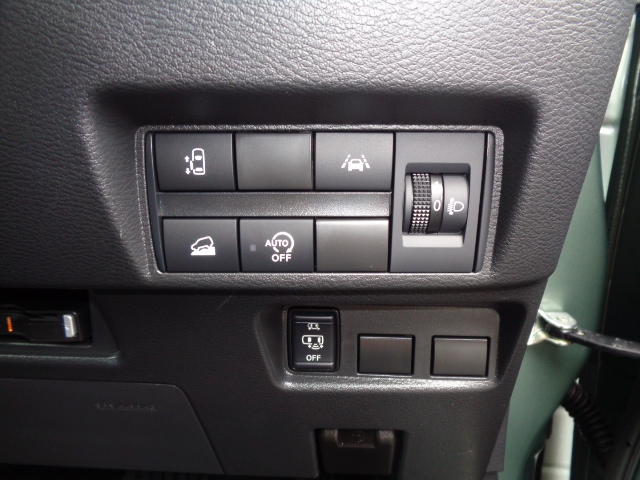 左側電動スライドドア　e-Assist　アイドリングストップOFFスイッチ　ＥＴＣ車載器
