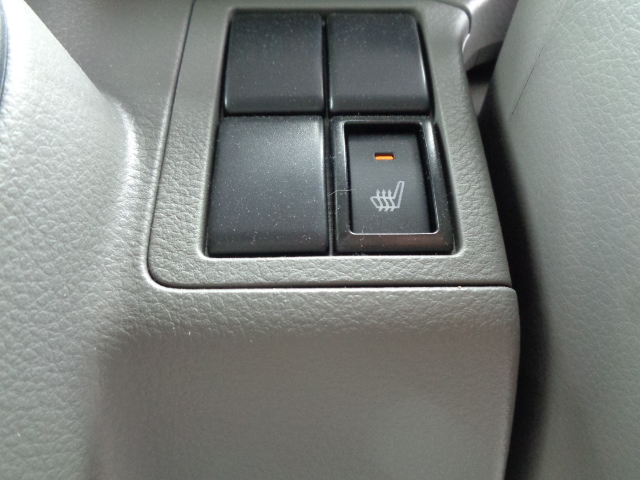 運転席シートヒーター
