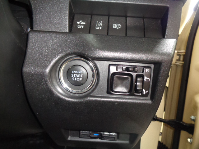 スズキセーフティサポート　プッシュスタート　電動格納ドアミラー　ＥＴＣ車載器