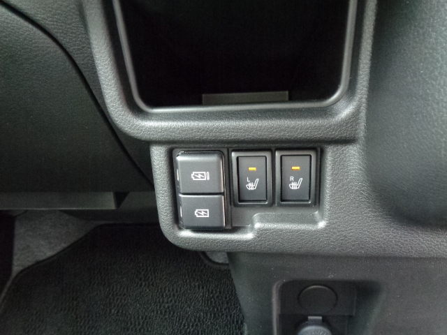 運転席＆助手席シートヒーター　ＵＳＢ電源ソケット（ＴＹＰＥ－Ｃ・ＴＹＰＥ－Ａ）