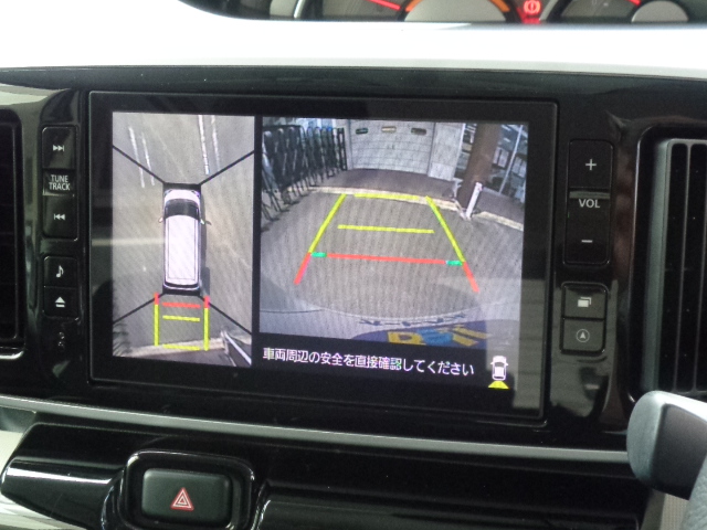 ８インチフルセグナビ　パノラマモニター表示