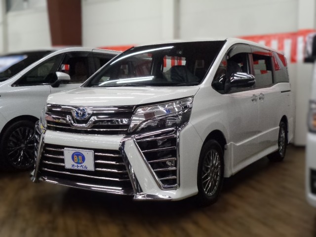 ＨＹＢＲＩＤ　ＺＳ　煌Ⅲ　トヨタセーフティセンス　7人乗り
