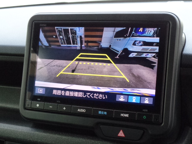 ８インチナビ　リアワイドカメラ表示