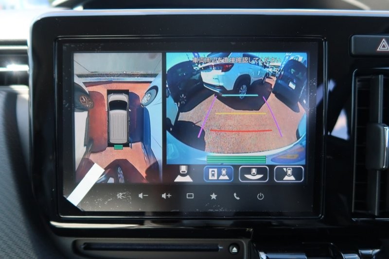 上から見たようなモニターで駐車をアシスト