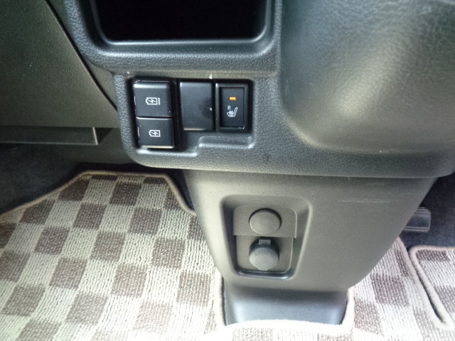 運転席シートヒーター　ＵＳＢ電源ソケット