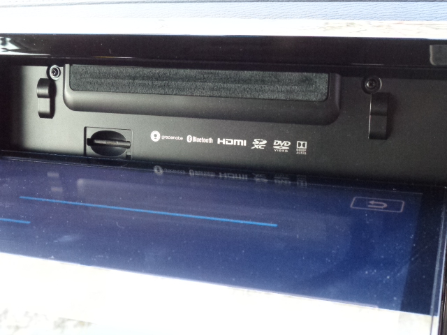 ＣＤ・ＤＶＤ再生　BluetoothAudio付　フルセグ