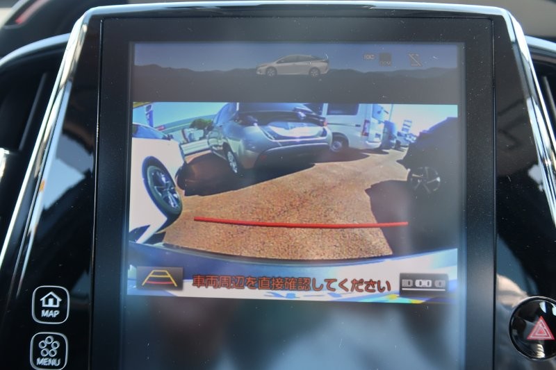 バックモニターで駐車をアシスト