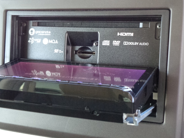 ＣＤ・ＤＶＤ再生　BluetoothAudio付　フルセグ