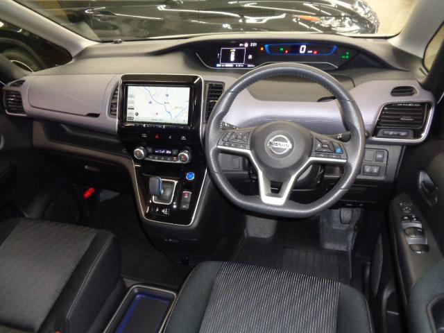 ９インチナビ　アラウンドビューモニター表示