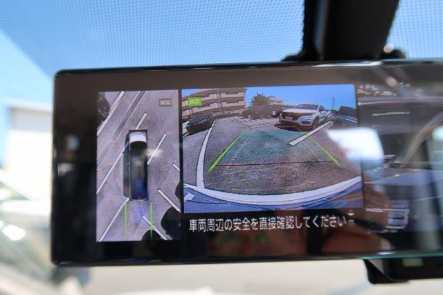 上から見たようなモニターで駐車をアシスト