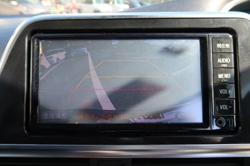 バックモニターで駐車をアシスト