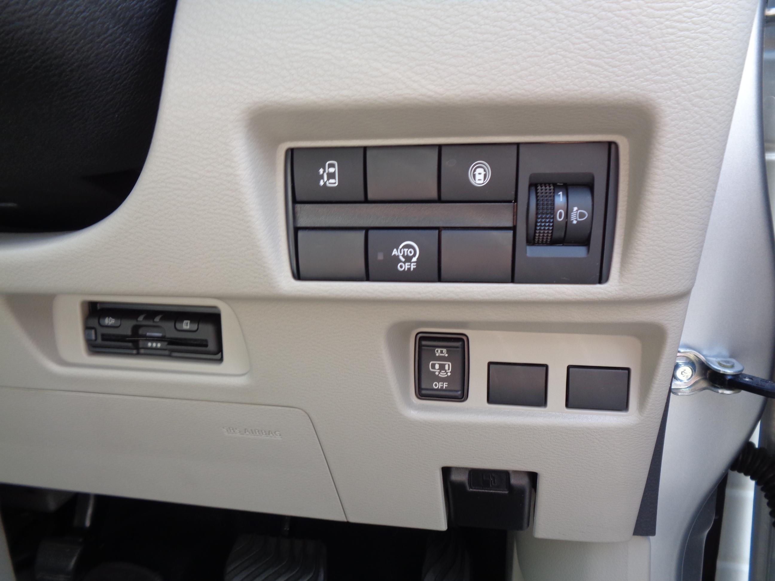 ＥＴＣ車載器　左側電動スライドドアスイッチ　エマージェンシーブレーキ　光軸調整　ハンズフリーオートスライド切替スイッチ