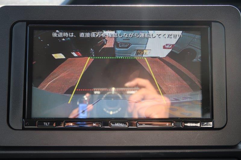 バックモニターで駐車をアシスト