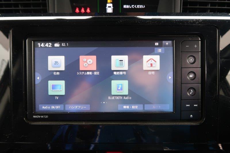 7インチSDナビ・Bluetooth機能あり