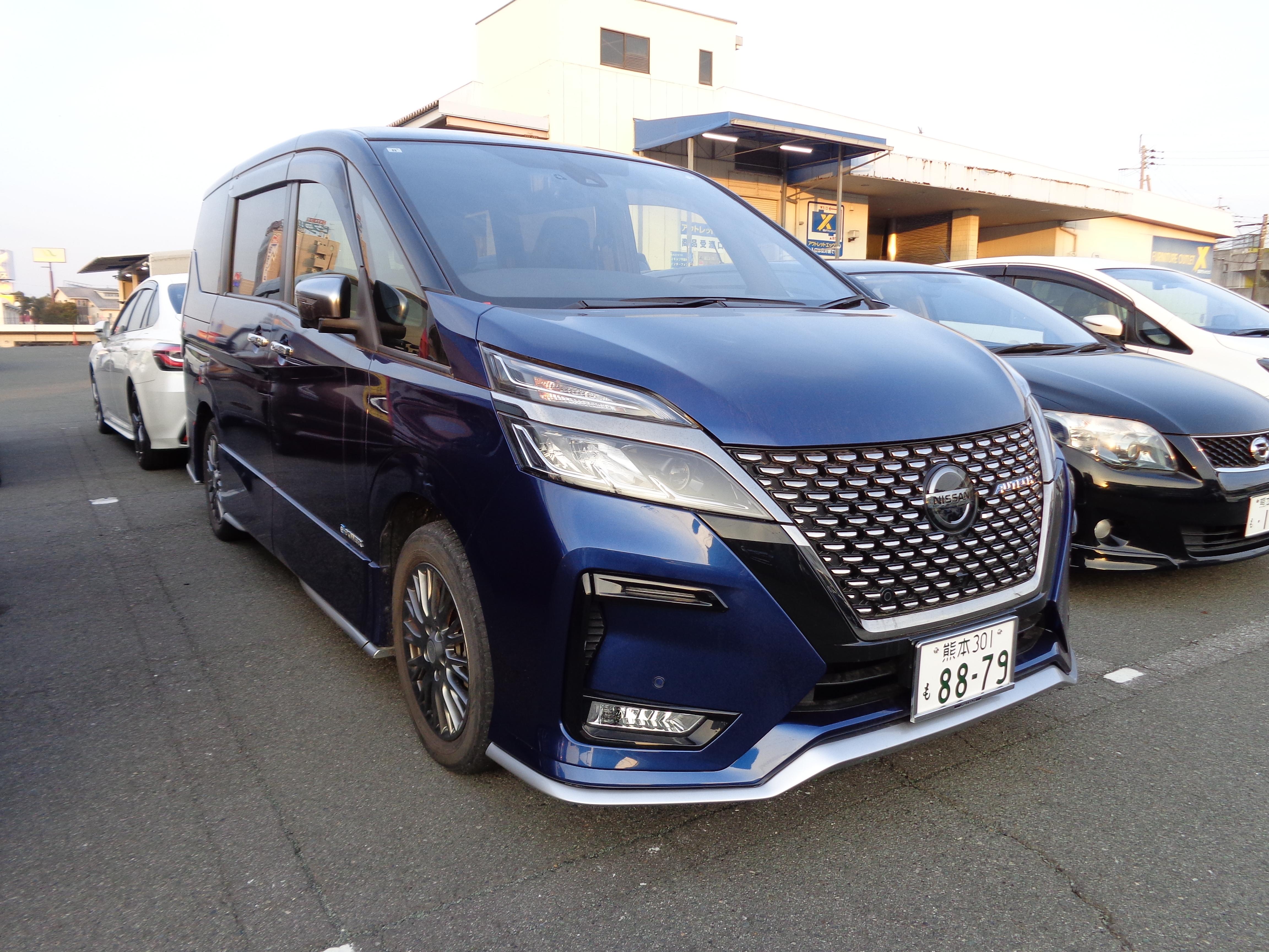 オートベルの中古車ニッサン セレナ１２００ e-P AUTECHｾｰﾌﾃｨPK(10ｲﾝﾁﾅﾋﾞ)2ﾄﾝ