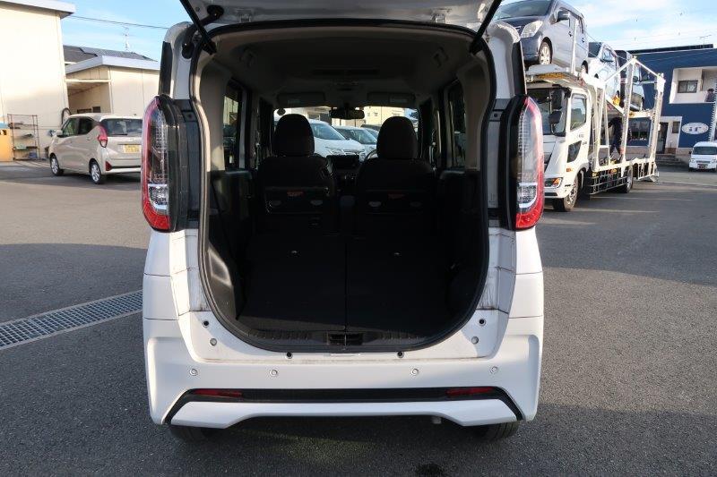 乗せる荷物に合わせてシートアレンジ可能　　　T.O