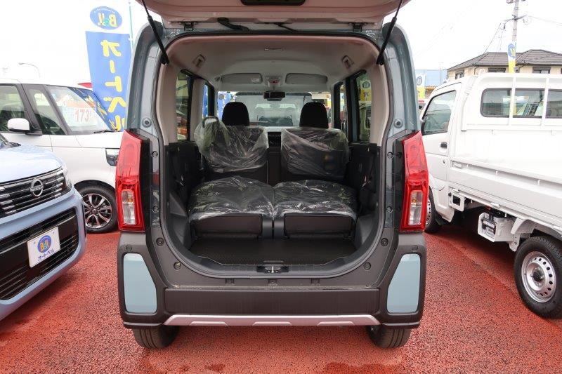 乗せる荷物に合わせてシートアレンジ可能　　　T.O