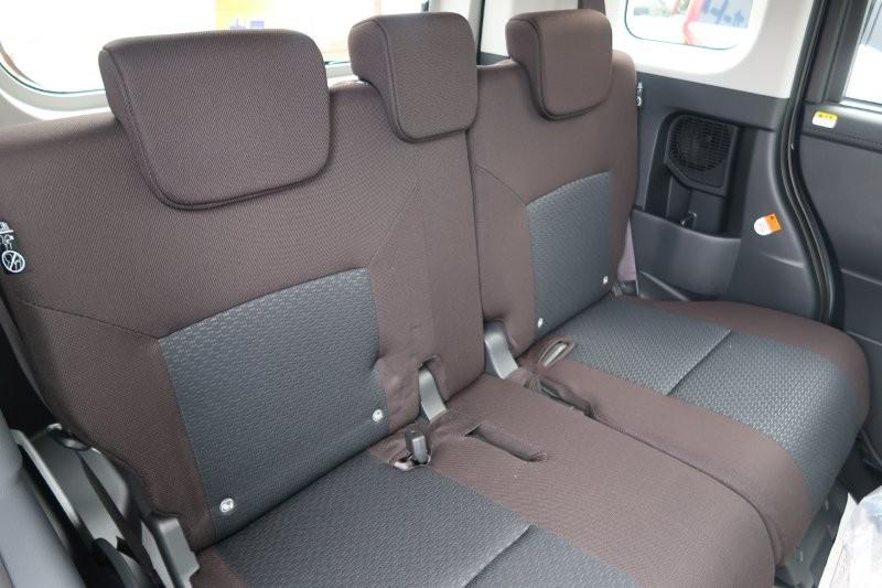 後席もゆったり乗れる室内空間