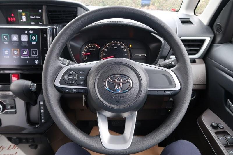 ハンドルのスイッチで簡単なオーディオ操作可能