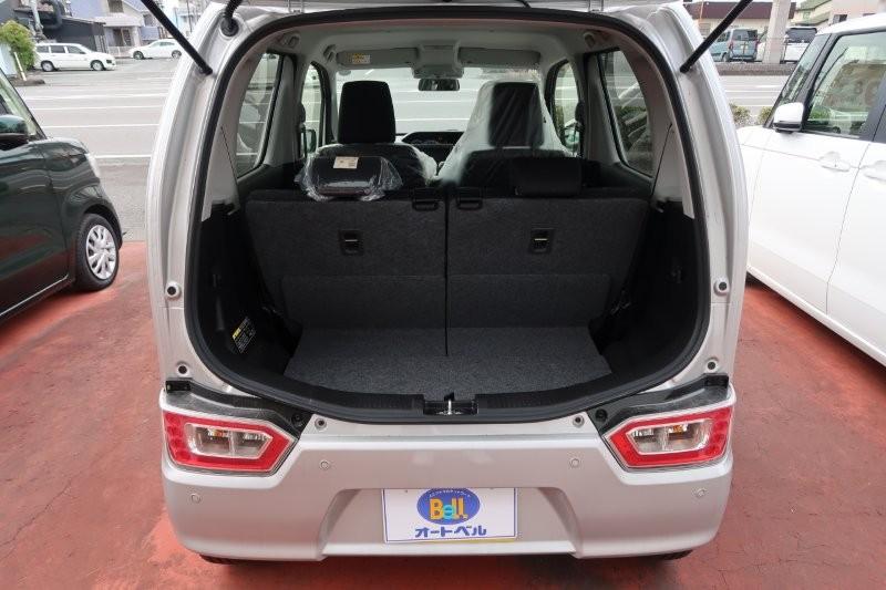 乗せる荷物に合わせてシートアレンジ可能　　　T.O