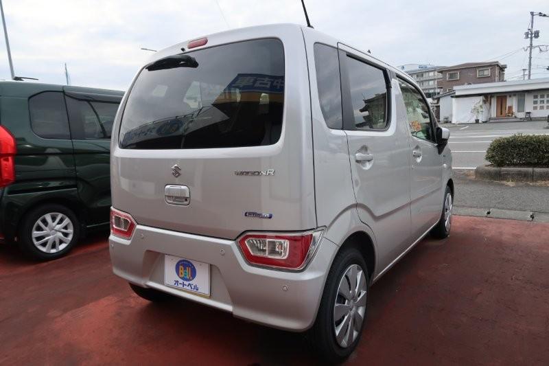 パーキングセンサーで障害物をお知らせ