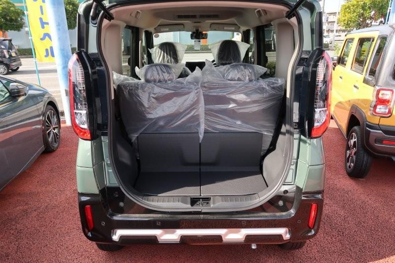 乗せる荷物に合わせてシートアレンジ可能　　　T.O