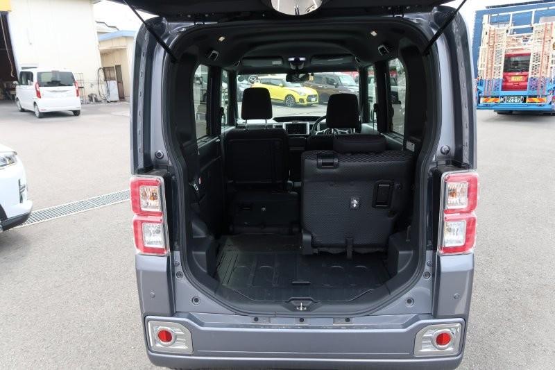 乗せる荷物に合わせてシートアレンジ可能　　　T.O