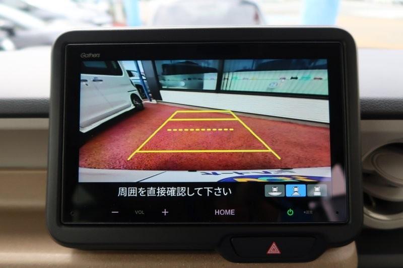 バックモニターで駐車をアシスト