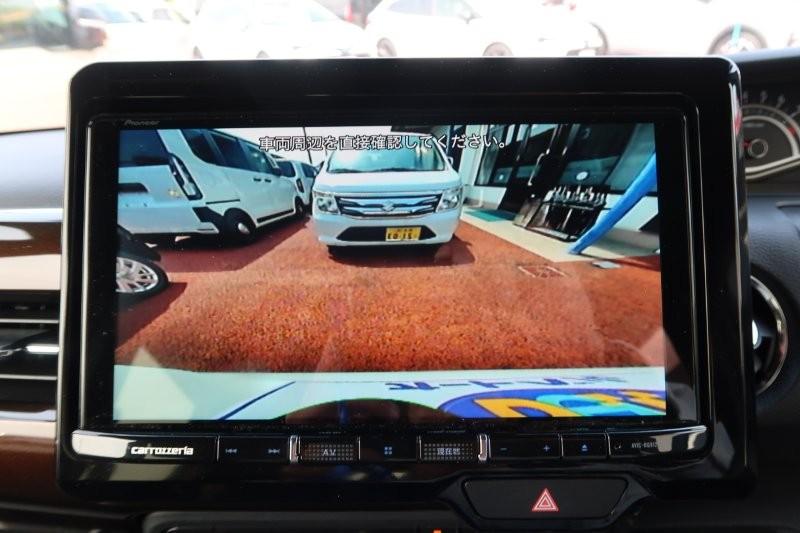 バックモニターで駐車をアシスト