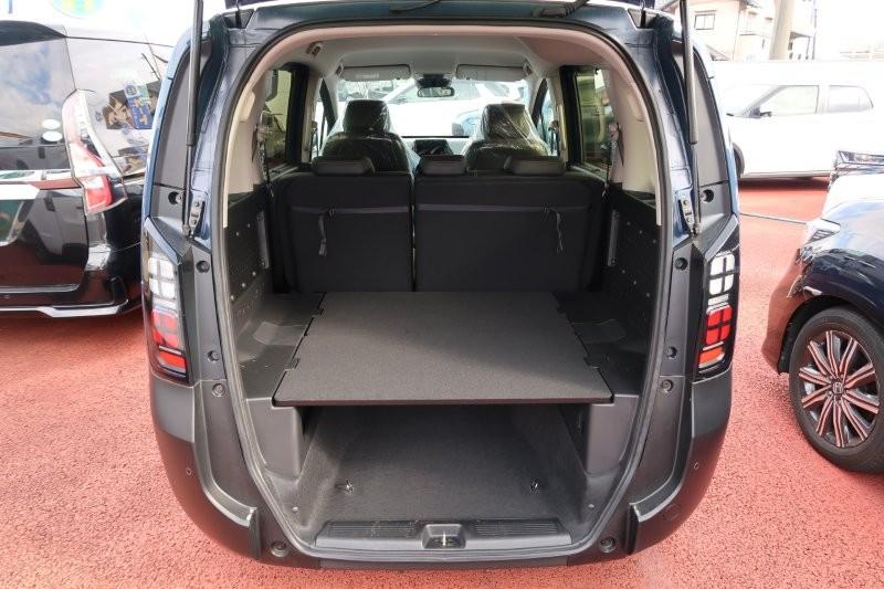 荷物もたくさん積めるラゲッジスペース　　　T.O