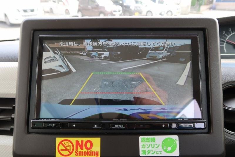 バックモニターで駐車をアシスト