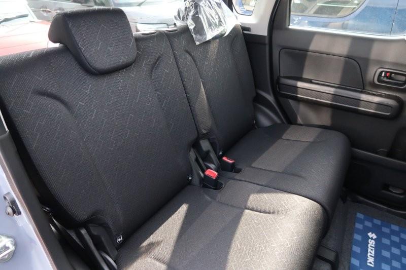 後席もゆったり乗れる室内空間