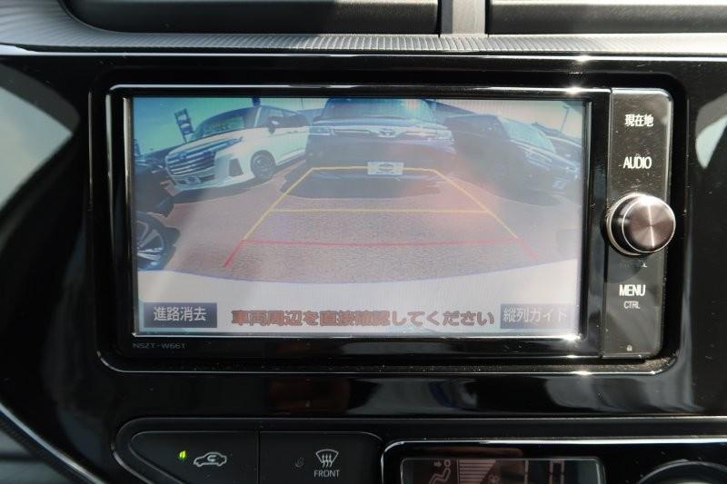 バックモニターで駐車をアシスト