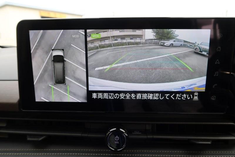 上から見たようなモニターで駐車をアシスト