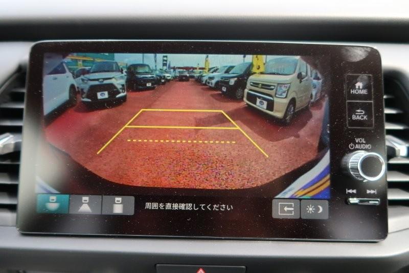 バックモニターで駐車をアシスト
