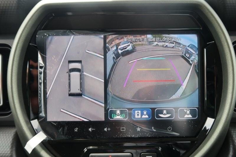 上から見たようなモニターで駐車をアシスト