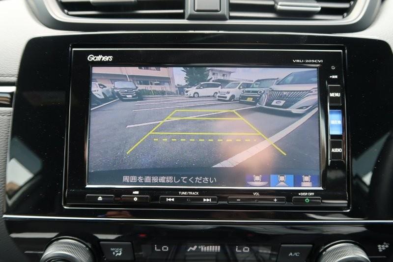 バックモニターで駐車をアシスト