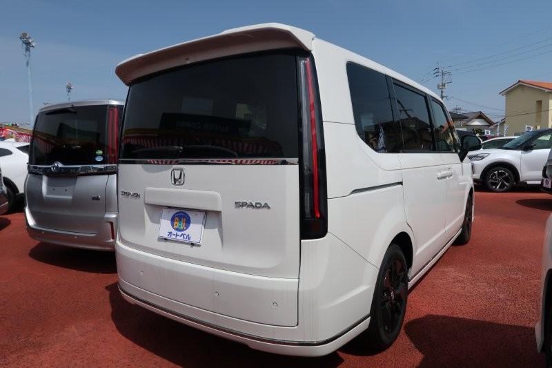 パーキングセンサーで障害物をお知らせ