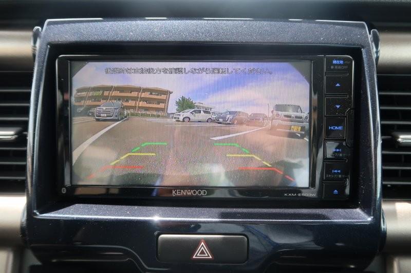 バックモニターで駐車をアシスト