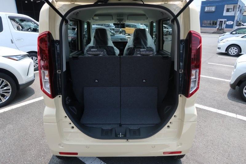 乗せる荷物に合わせてシートアレンジ可能　　　T.O