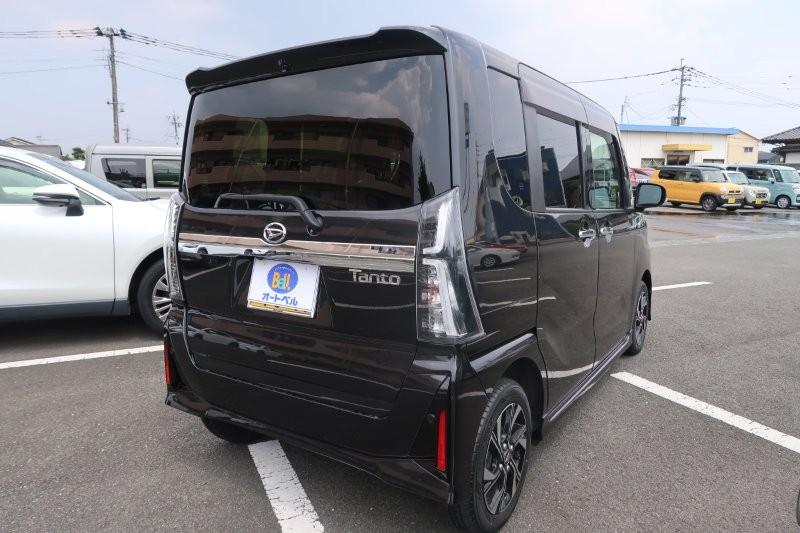 コーナーセンサーで障害物をお知らせ