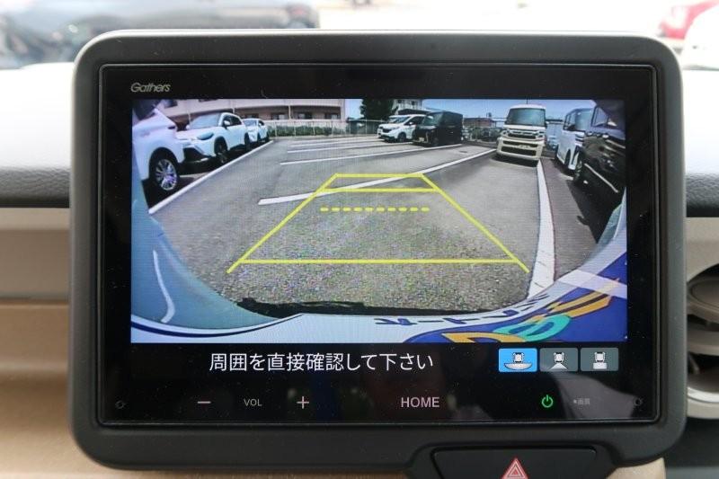 バックモニターで駐車をアシスト