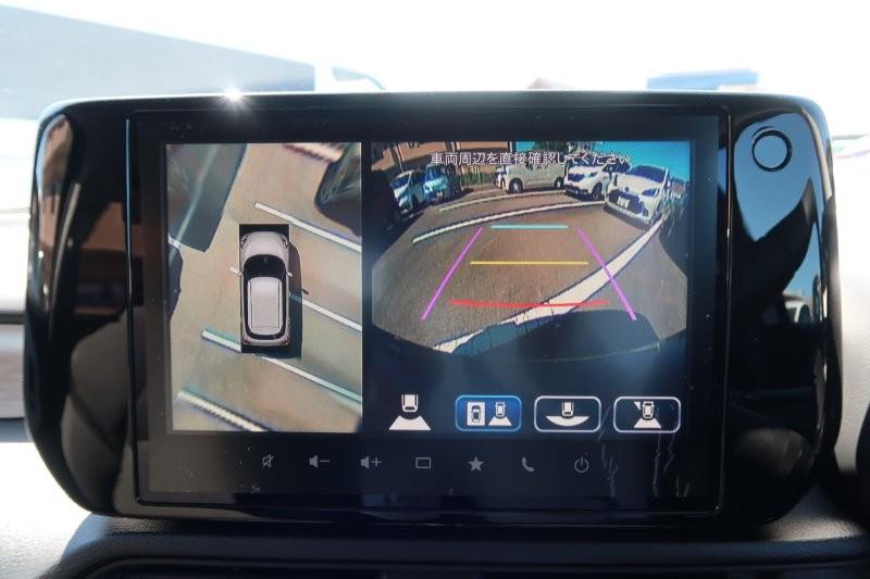 上から見たようなモニターで駐車をアシスト