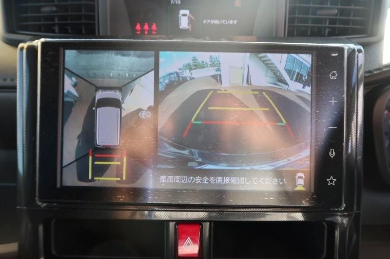 上から見たようなモニターで駐車をアシスト