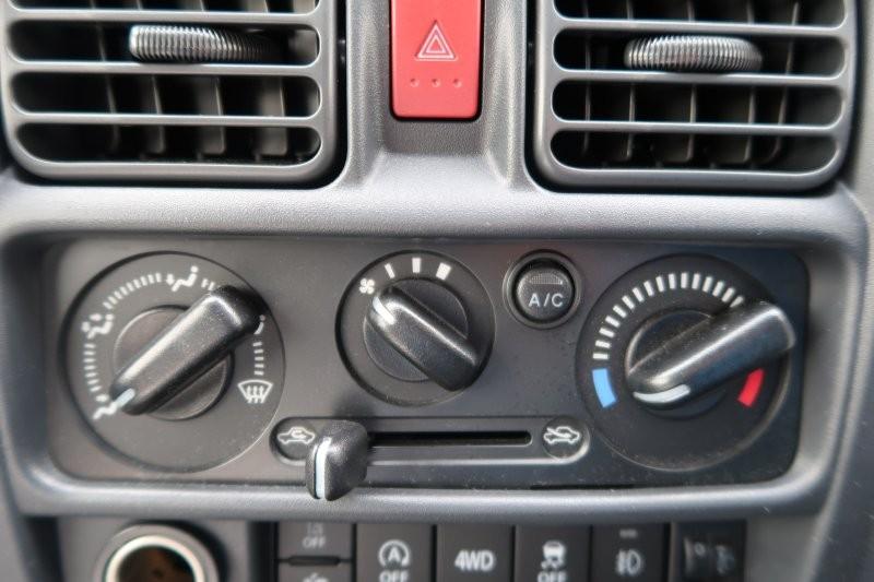 マニュアルエアコンだから細かい調整可能