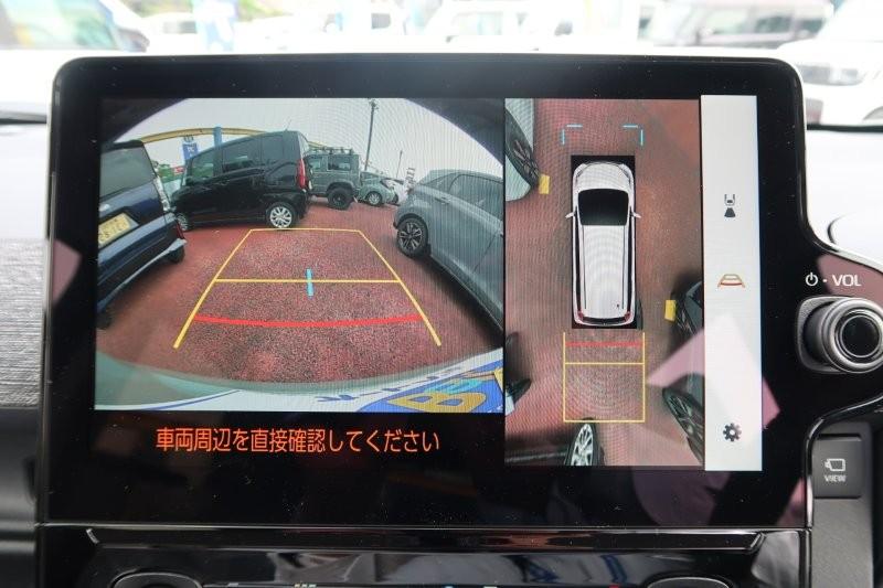 上から見たようなモニターで駐車をアシスト