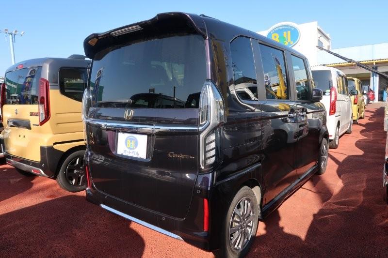 パーキングセンサーで障害物をお知らせ