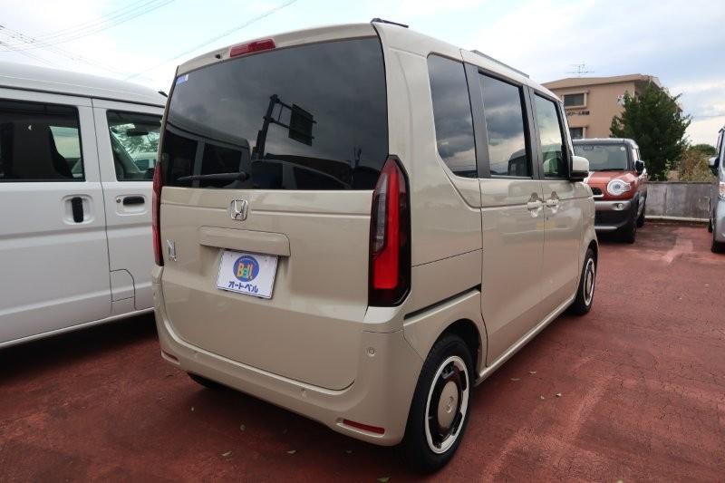 パーキングセンサーで障害物をお知らせ