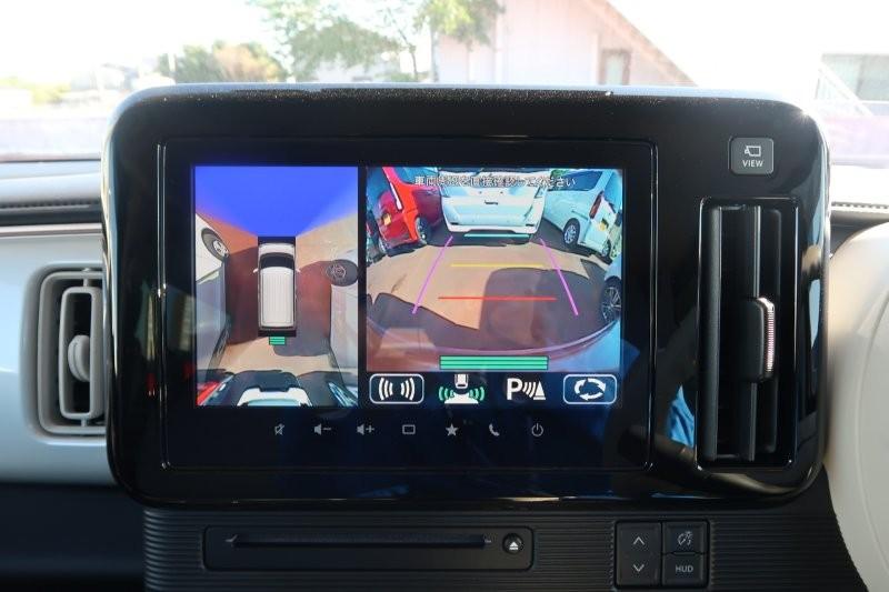 上から見たようなモニターで駐車をアシスト