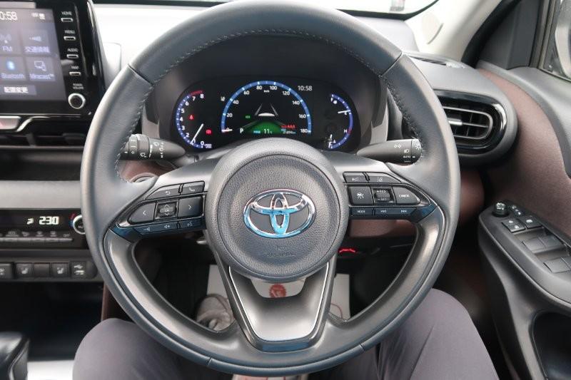 ハンドルのスイッチで簡単なオーディオ操作可能